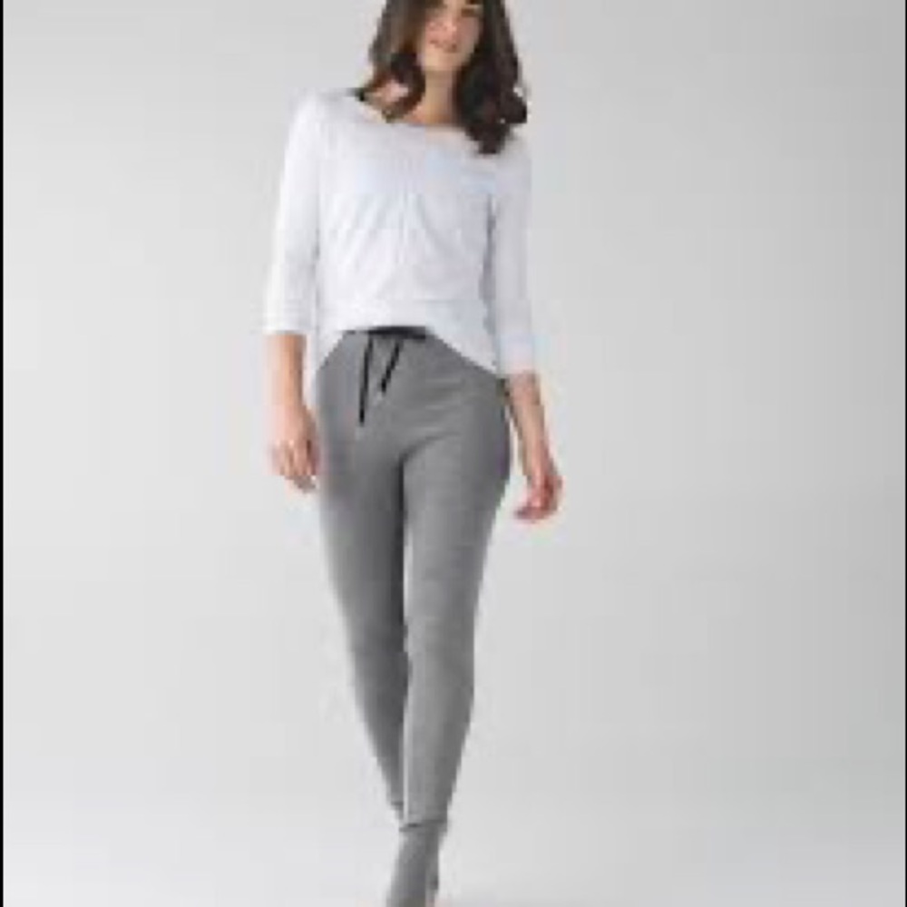Lululemon Sweet Savasana Sweater Pant
Heathered 8 Grey